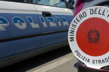 Un moldovean a lovit cu masina doi biciclisti in Italia si a incercat sa se ascunda de politie. Una dintre victime a murit. Barbatul a fost retinut