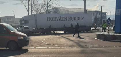 O soferita a intrat intr-un TIR, la Balti O soferita a intrat intr-un TIR, la Balti