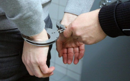 Tanarul banuit de comiterea unui omor si a patru jafuri in Hancesti - plasat in arest pentru 30 de zile Tanarul banuit de comiterea unui omor si a patru jafuri in Hancesti - plasat in arest pentru 30 de zile