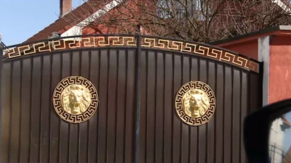 1,5 milioane de euro, obtinuti in Germania din alocatii si ajutoare ilegale. Trei romani, implicati in escrocherie 1,5 milioane de euro, obtinuti in Germania din alocatii si ajutoare ilegale. Trei romani, implicati in escrocherie