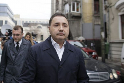 Avocata fostului deputat roman, Cristian Rizea, a cerut stramutarea dosarului deputatului la o alta instanta de judecata Avocata fostului deputat roman, Cristian Rizea, a cerut stramutarea dosarului deputatului la o alta instanta de judecata