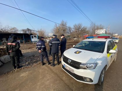 Mai multi agenti economici din capitala, documentati pentru comert ilegal - GALERIE FOTO
