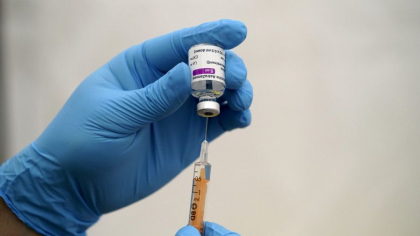 Vaccinul AstraZeneca, ieftin in tarile dezvoltate, se vinde la preturi astronomice in tarile cele mai sarace. Care ar fi motivele
