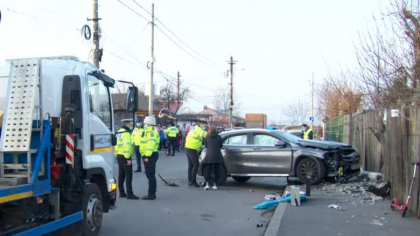 O soferita a lovit mortal doi copii pe trotuar: femeia a marturisit ca a incurcat pedalele. Fata de ea nu s-a luat nicio masura preventiva