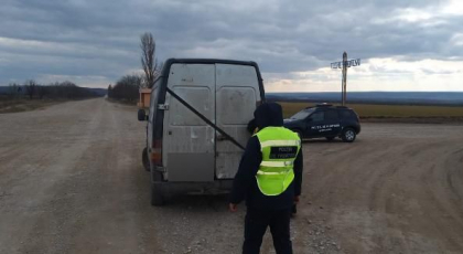 Un barbat din Ialoveni, prins de politistii de frontiera cand transporta ilegal peste o tona de metal uzat Un barbat din Ialoveni, prins de politistii de frontiera cand transporta ilegal peste o tona de metal uzat