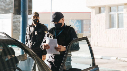 Situatia la frontiera. Peste 11 mii de traversari ale frontierei. Un cetatean straini a depasit termenul de sedere Situatia la frontiera. Peste 11 mii de traversari ale frontierei. Un cetatean straini a depasit termenul de sedere
