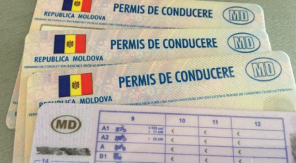 Un barbat din Straseni, retinut pentru trafic de influenta. A cerut 800 de euro de la o persoana pentru a o ajuta sa-si faca permisul de conducere. Ce risca acesta