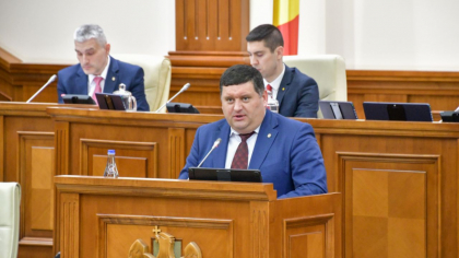 Petru Burduja l-a inlocuit pe Vladimir Golovatiuc in Biroul permanent al Parlamentului si in functia de presedinte al comisiei Petru Burduja l-a inlocuit pe Vladimir Golovatiuc in Biroul permanent al Parlamentului si in functia de presedinte al comisiei
