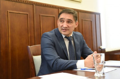 Procurorul General, Alexandru Stoianoglo, ar fi fost la Parlament de dimineata. Intrebarea lui Renita catre Greceanii: "Ne informati si pe noi ce a cautat domnul Stoianoglo la Parlament?" - VIDEO