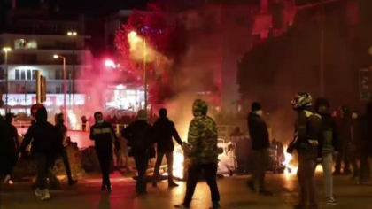 Violente in Atena, la un protest fata de brutalitatea politiei Violente in Atena, la un protest fata de brutalitatea politiei