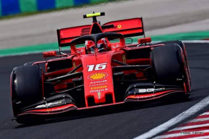 Legendara echipa de Formula 1, Scuderia Ferrari, a prezentat noul monopost cu care va incerca sa opreasca dominatia rivalilor de la Mercedes in Marele Circ - VIDEO 