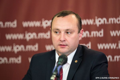 Vlad Batrancea, catre ambasadorul SUA la Chisinau: "Eu nu sunt in pozitia sa comentez daca trebuie alegeri anticipate in SUA sau daca au fost sau nu fraudate alegerile. Sunt treburile suverane a altui stat" Vlad Batrancea, catre ambasadorul SUA la Chisinau: "Eu nu sunt in pozitia sa comentez daca trebuie alegeri anticipate in SUA sau daca au fost sau nu fraudate alegerile. Sunt treburile suverane a altui stat"