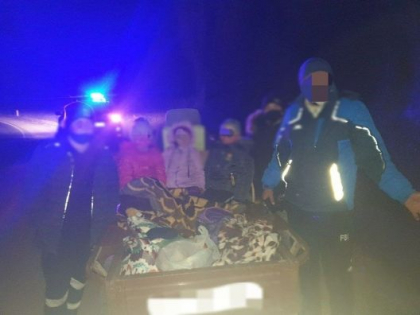 Doi soferi in stare de ebrietate avansata, documentati de politisti. Unul dintre ei avea ca pasageri 5 copii - FOTO