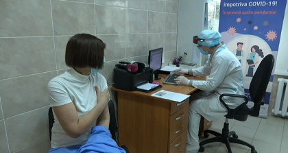 A inceput campania de vaccinare impotriva COVID-19 a lucratorilor medicali din asistenta medicala primara - VIDEO A inceput campania de vaccinare impotriva COVID-19 a lucratorilor medicali din asistenta medicala primara - VIDEO