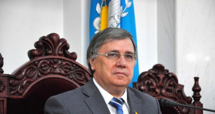 15 martie, Zi de doliu national in legatura cu funeraliile scriitorului Nicolae Dabija