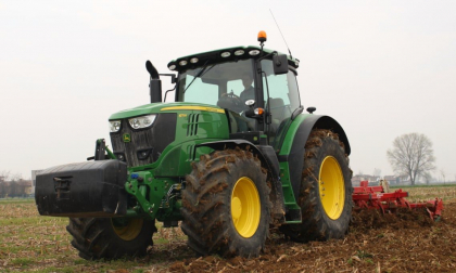 De astazi producatorii agricoli pot depune cerere de solicitare a motorinei din ajutorul umanitar extern acordat de Romania. Iata care sunt conditiile