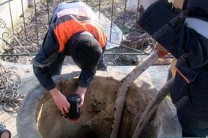 Descoperire macabra la Ribnita. Mai multe pungi cu ramasite umane, gasite intr-o fantana 
