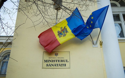Ultima ora. Un barbat din Hancesti a murit la o zi dupa ce a fost vaccinat. Ministerul Sanatatii anunta ca decesul acestuia nu are nicio legatura cu administrarea vaccinului. Reactia oficiala a MSMPS:  "A mai suferit un infarct"