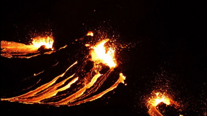 Un vulcan a erupt in apropierea capitalei Islandei, dupa ce tara a fost zguduita de zeci de mii de cutremure in ultimele saptamani - VIDEO Un vulcan a erupt in apropierea capitalei Islandei, dupa ce tara a fost zguduita de zeci de mii de cutremure in ultimele saptamani - VIDEO