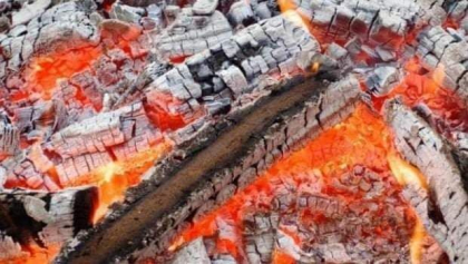 Un barbat din Glodeni s-a ales cu arsuri grave, dupa ce ar fi aprins focul in soba Un barbat din Glodeni s-a ales cu arsuri grave, dupa ce ar fi aprins focul in soba