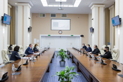 Aureliu Ciocoi, dupa discutiile cu reprezentantii cultelor religioase crestine: "Sa nu permitem aglomerarea lacaselor de cult" - FOTO