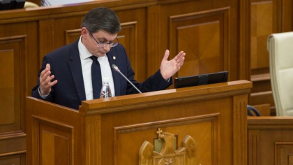 Igor Grosu spune de ce in echipa guvernamentala sunt doar membri PAS: "S-a decis sa ne asumam toata responsabilitatea, cu toate riscurile" Igor Grosu spune de ce in echipa guvernamentala sunt doar membri PAS: "S-a decis sa ne asumam toata responsabilitatea, cu toate riscurile"