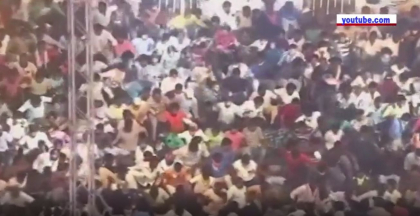 India. Peste 100 de persoane au fost ranite dupa ce o tribuna temporara din lemn, plina pana la refuz, s-a prabusit