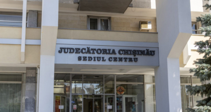 Procurorii cer arest pentru magistratul de la Judecatoria Chisinau prins in flagrant in timp ce lua mita Procurorii cer arest pentru magistratul de la Judecatoria Chisinau prins in flagrant in timp ce lua mita