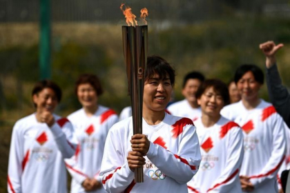 Cu aceeasi bucurie si zambete, dar fara un public numeros prezent, stafeta cu torta olimpica a pornit de la Fukushima