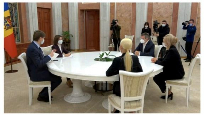 Maia Sandu invita din nou fractiunile si grupurile parlamentare la consultari Maia Sandu invita din nou fractiunile si grupurile parlamentare la consultari