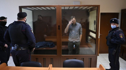 Alexei Navalnii risca sa-si piarda un picior in inchisoare. Medicii il trateaza cu Ibuprofen Alexei Navalnii risca sa-si piarda un picior in inchisoare. Medicii il trateaza cu Ibuprofen