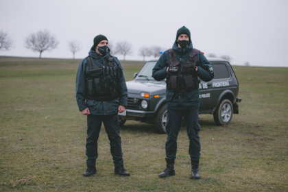 Situatia la frontiera. Peste 9 mii traversari timp de o zi. Cinci documente false, descoperite de politisti Situatia la frontiera. Peste 9 mii traversari timp de o zi. Cinci documente false, descoperite de politisti