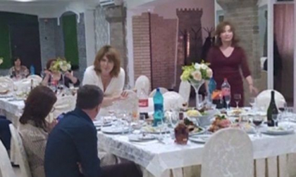 In plina pandemie, primarul orasului Telenesti a organizat o petrecere cu ocazia zilei de nastere a sotiei - VIDEO In plina pandemie, primarul orasului Telenesti a organizat o petrecere cu ocazia zilei de nastere a sotiei - VIDEO