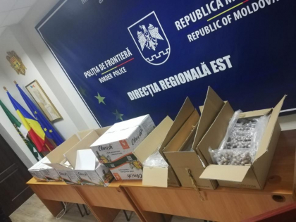 150 kg de fructe uscate si alune, transportate fara acte de provenienta - FOTO