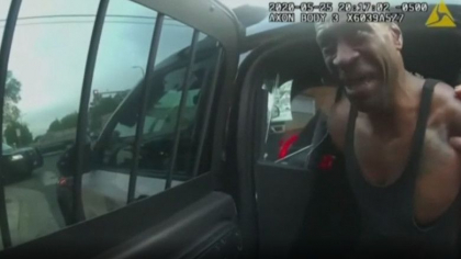 Noi imagini dramatice din timpul arestarii lui George Floyd: „Va rog sa nu ma impuscati, tocmai mi-am pierdut mama” - VIDEO Noi imagini dramatice din timpul arestarii lui George Floyd: „Va rog sa nu ma impuscati, tocmai mi-am pierdut mama” - VIDEO