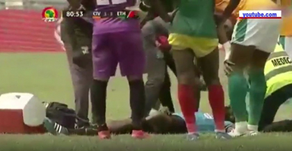 Incident intr-o partida pentru preliminariile Cupei Africii pe Natiuni. In timpul meciului arbitrul central a lesinat Incident intr-o partida pentru preliminariile Cupei Africii pe Natiuni. In timpul meciului arbitrul central a lesinat