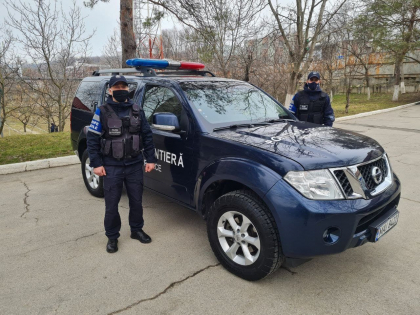 Peste 12 mii de traversari timp de o zi. Politistii de frontiera au documentat mai multe persoane pentru nerespectarea masurilor de combatere a bolilor epidemice Peste 12 mii de traversari timp de o zi. Politistii de frontiera au documentat mai multe persoane pentru nerespectarea masurilor de combatere a bolilor epidemice