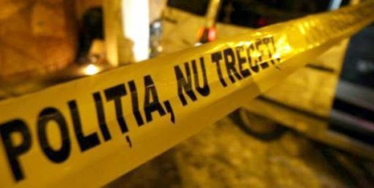 Caz ingrozitor la Rezina. Un barbat si-a ucis mama in batai. Ce spune politia Caz ingrozitor la Rezina. Un barbat si-a ucis mama in batai. Ce spune politia