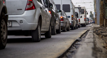 Atentie, soferi. In Chisinau se circula cu dificultate. Iata care strazi trebuie sa le evitati Atentie, soferi. In Chisinau se circula cu dificultate. Iata care strazi trebuie sa le evitati