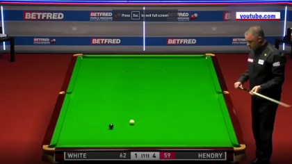 Campionul mondial la snooker Stephen Hendry si-a bucurat fanii cu o victorie mult asteptata