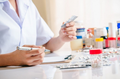 Ministerul Sanatatii va extinde lista medicamentelor compensate pentru pacientii infectati cu Covid-19 care se trateaza la domiciliu