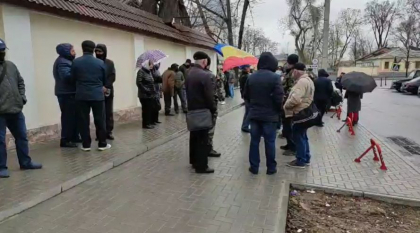 Protest in fata Curtii Constitutionale unde se examineaza sesizarea Maiei Sandu cu privire la circumstantele dizolvarii Parlamentului - VIDEO Protest in fata Curtii Constitutionale unde se examineaza sesizarea Maiei Sandu cu privire la circumstantele dizolvarii Parlamentului - VIDEO