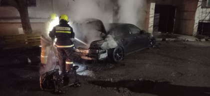 Incendiu la Comrat. Un automobil a fost cuprins de flacari. Ce spun pompierii