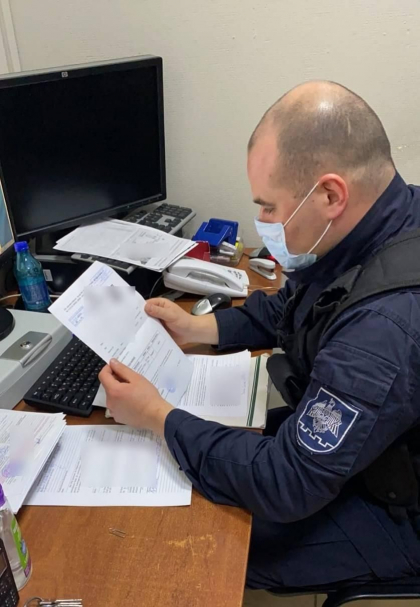 Ce pedeapsa risca cei care incearca sa treaca frontiera cu teste Covid-19 falsificate. Politia de frontiera vine cu precizari: alte 62 de persoane cu teste false - prinse la vama Ce pedeapsa risca cei care incearca sa treaca frontiera cu teste Covid-19 falsificate. Politia de frontiera vine cu precizari: alte 62 de persoane cu teste false - prinse la vama