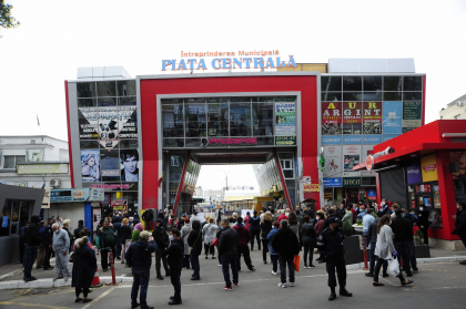 Piata Centrala din capitala revine la un program normal de activitate