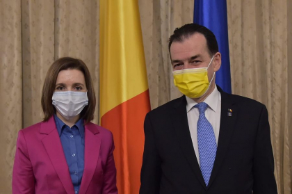 Ludovic Orban, dupa intrevederea cu Maia Sandu: "Suntem determinati sa ii ajutam in continuare pe cetatenii moldoveni sa treaca peste pandemia de COVID-19" Ludovic Orban, dupa intrevederea cu Maia Sandu: "Suntem determinati sa ii ajutam in continuare pe cetatenii moldoveni sa treaca peste pandemia de COVID-19"