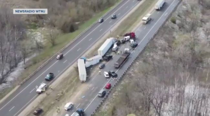 Ninsoarea inca face victime in SUA. Accidente in lant pe o autostrada din Wisconsin