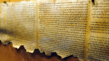 Misterul manuscriselor de la Marea Moarta incepe sa fie descifrat cu ajutorul inteligentei artificiale. Primele descoperiri