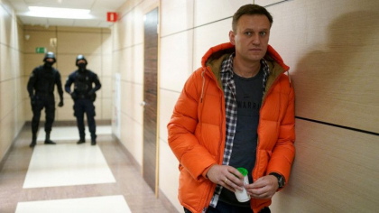 Alexei Navalnii a iesit din greva foamei, dupa ce medicii l-au avertizat ca ar putea sa moara