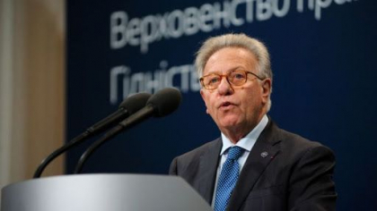 Presedintele Comisiei de la Venetia cere Parlamentului RM sa abroge deciziile de astazi privind starea de captivitate a CC: "Sunt extrem de alarmat de situatia actuala"